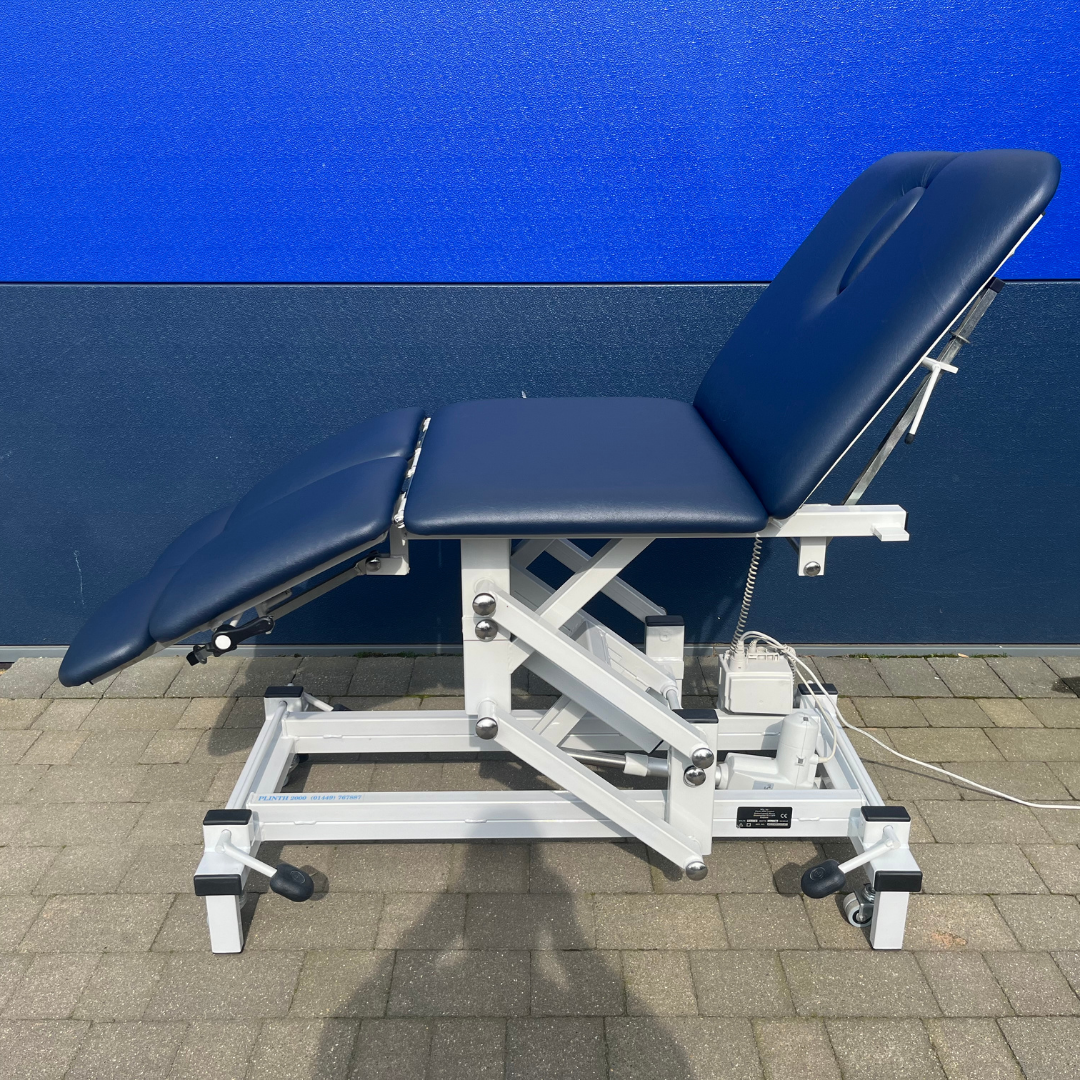 Refurbished Plinth 3-Section Bariatric Treatment Couch - Split Leg - 80cm Wide - 320kg SWL