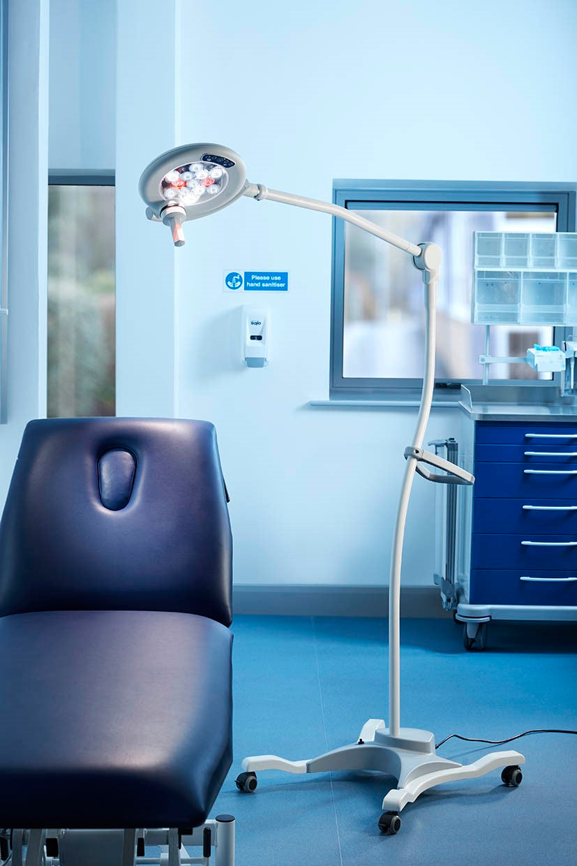 Brandon Medical - Astralite Minor Surgical Lamp, mobile mounted (70 / 100 Klux)