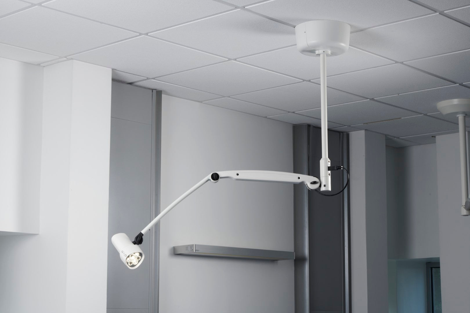Brandon Medical - Coolview CLED53 LED Examination Light FX Arm with LED technology - ceiling mount