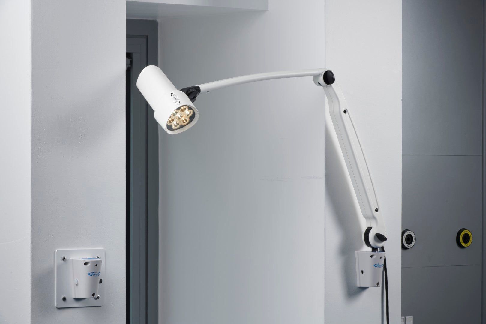 Brandon Medical - Coolview CLED53 LED Examination Light FX Arm with LED technology - wall mounted