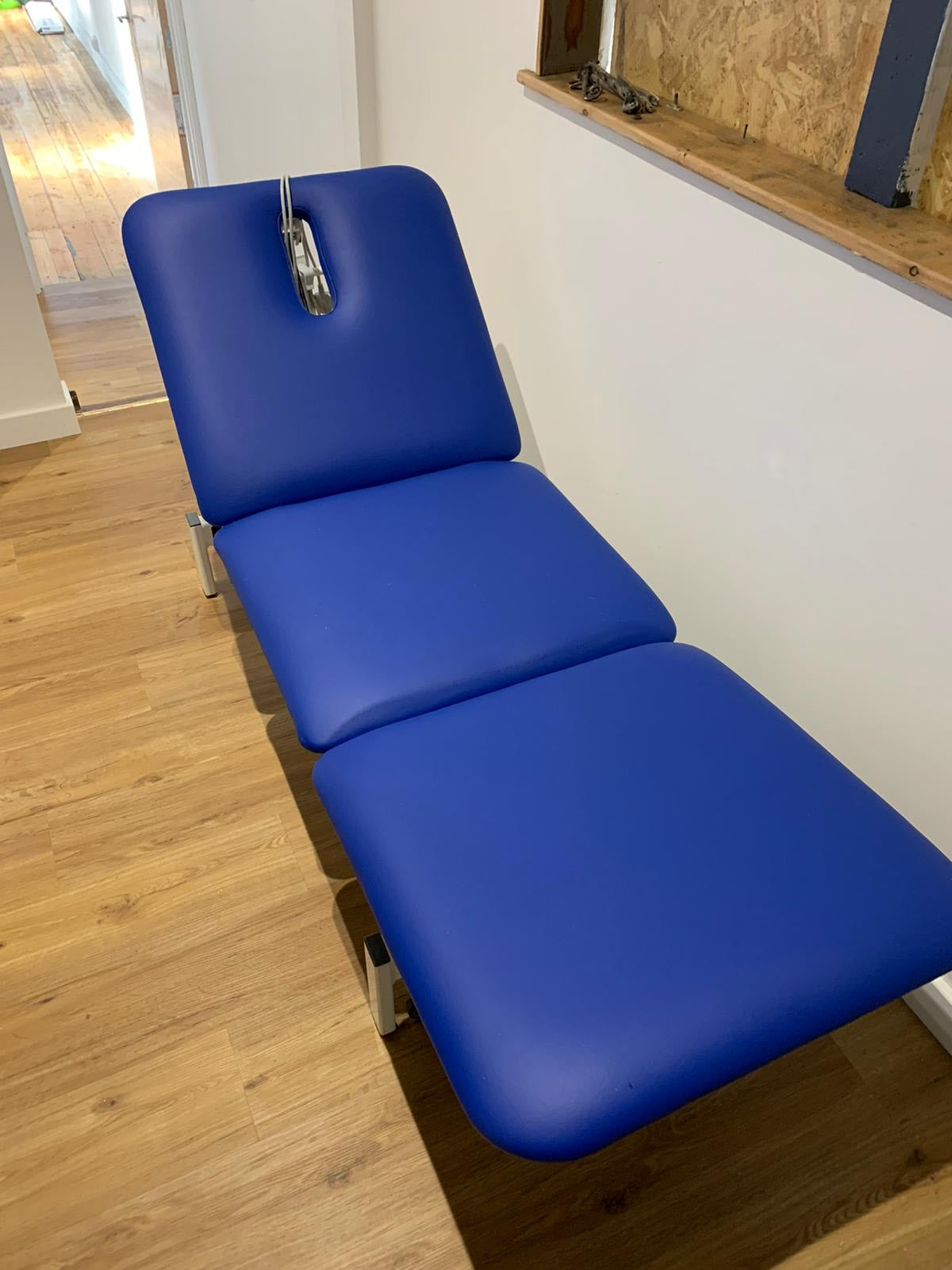 Reconditioned Three Section Electric Medical / Physio / Treatment Couch with facehole