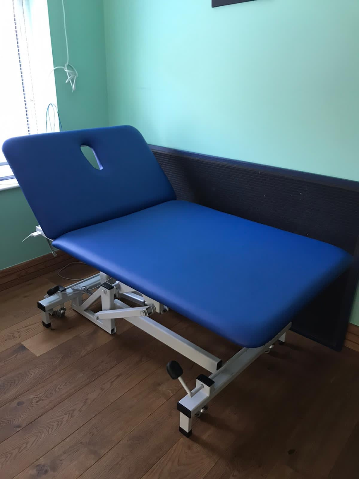 Reconditioned Bariatric Medical / Physio / Treatment extra wide Electric Couch