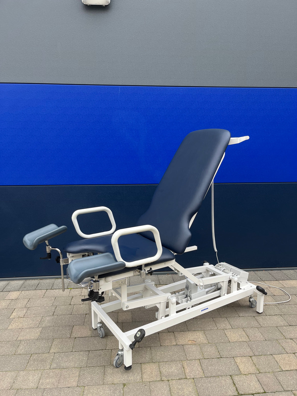 Refurbished Gynaecology Treatment Couch - Electric