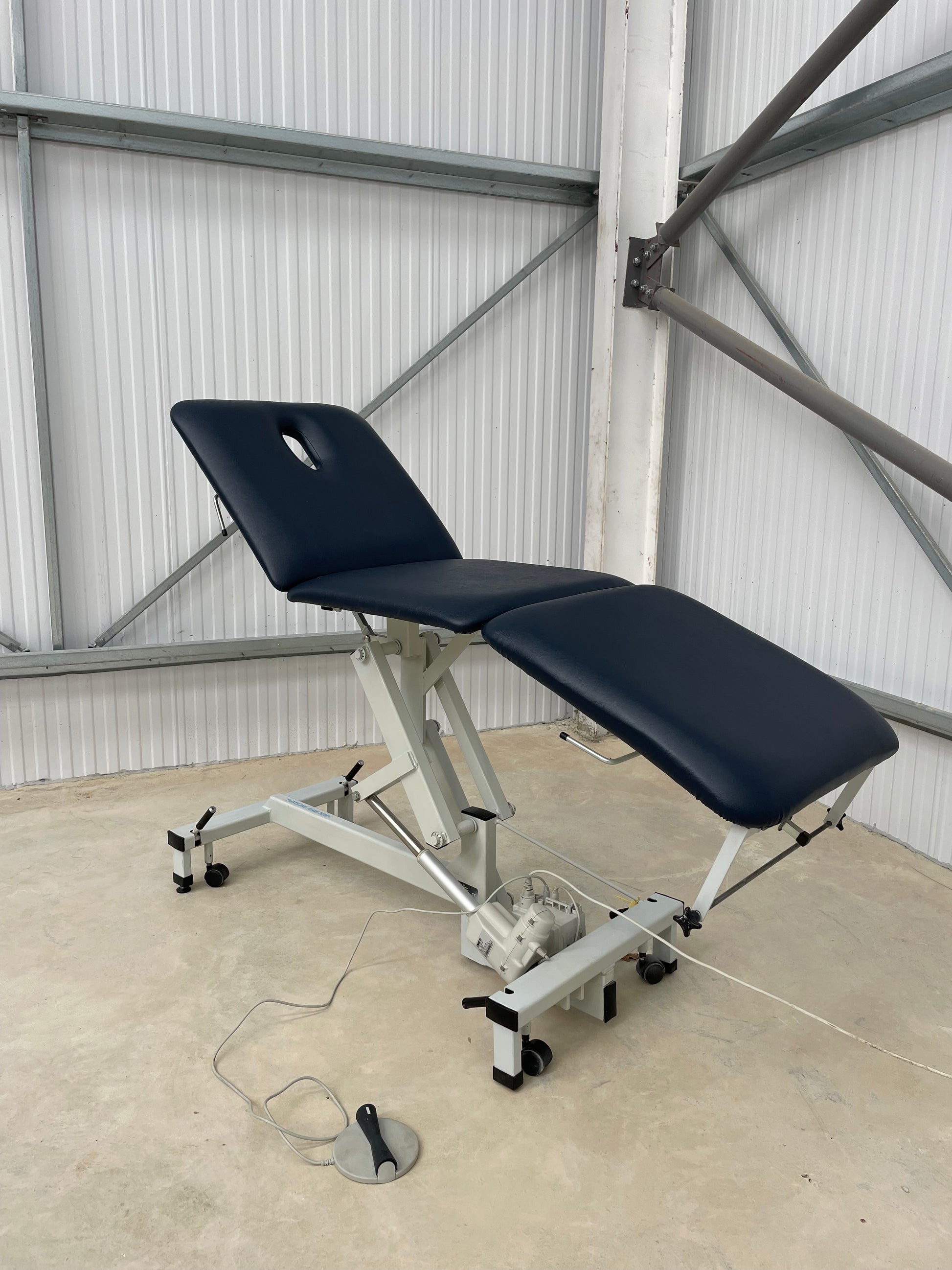 3 Section electric treatment couch