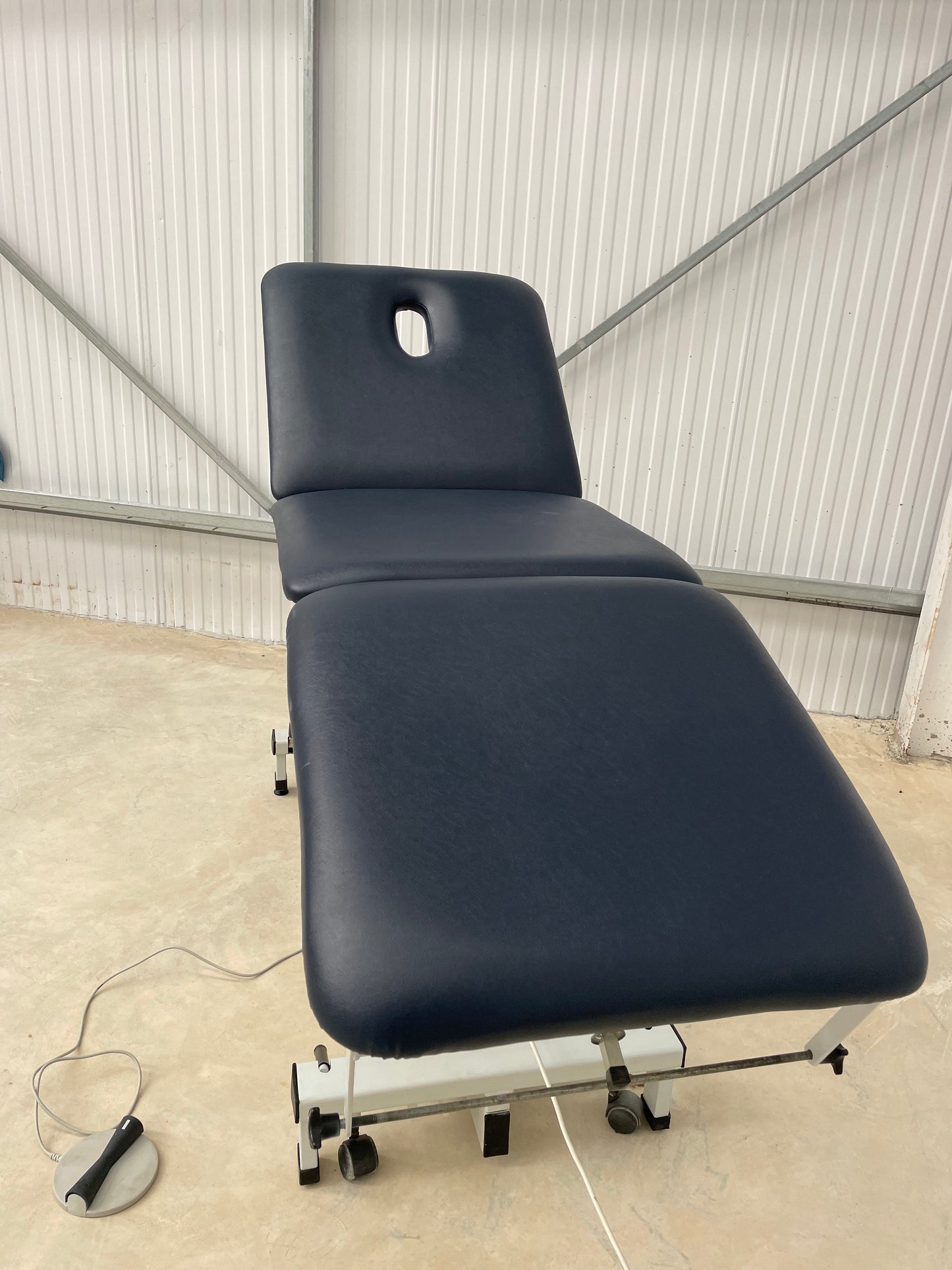 Reconditioned Three Section Electric Medical / Physio / Treatment Couch with facehole