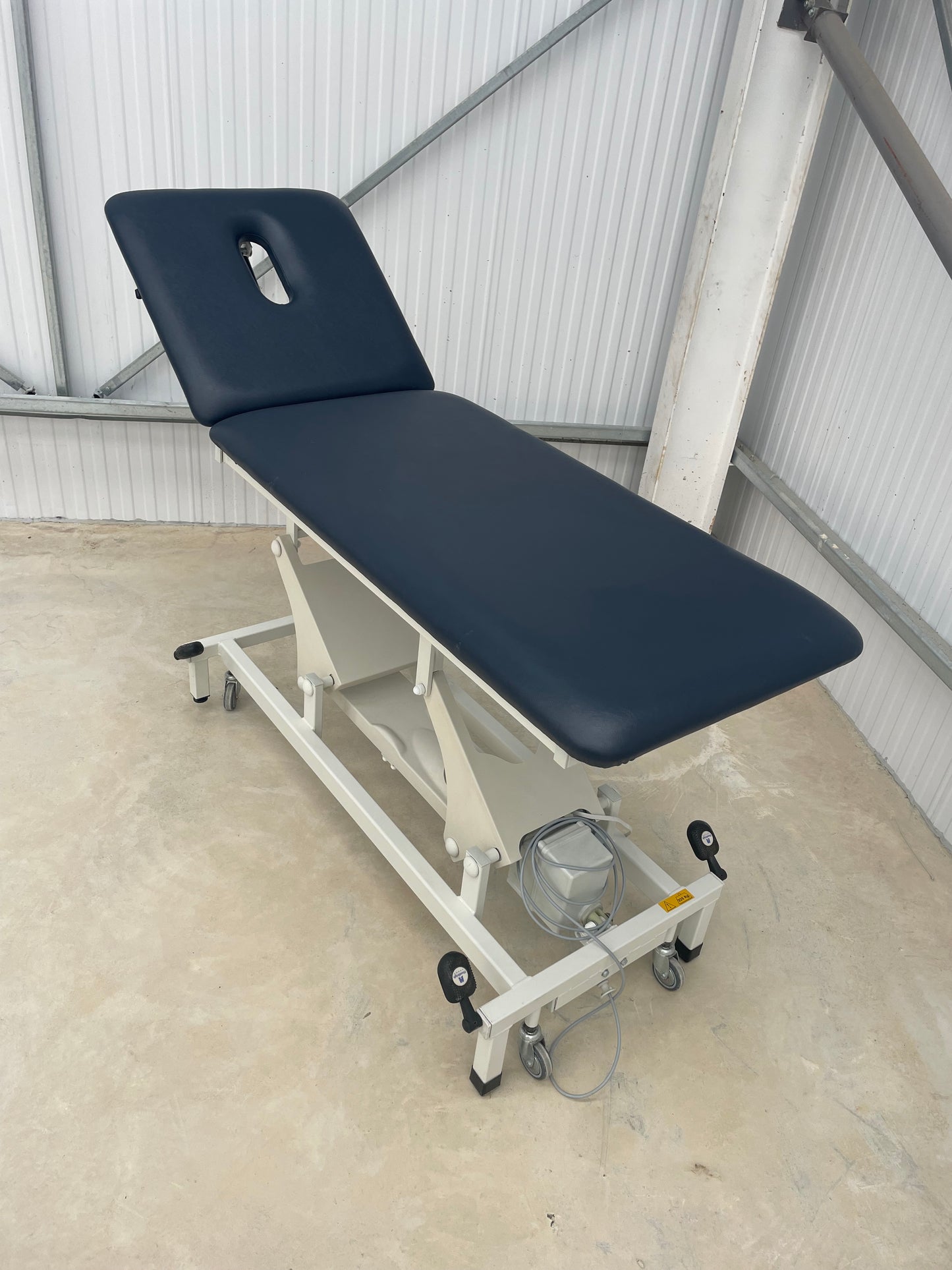 Reconditioned Two Section Electric Medical / Physio / Treatment Couch with facehole