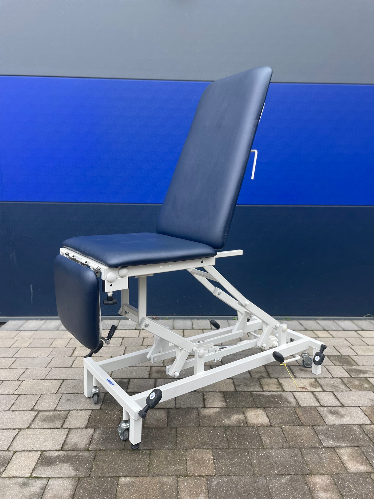 Reconditioned Three Section Drop End Couch upright