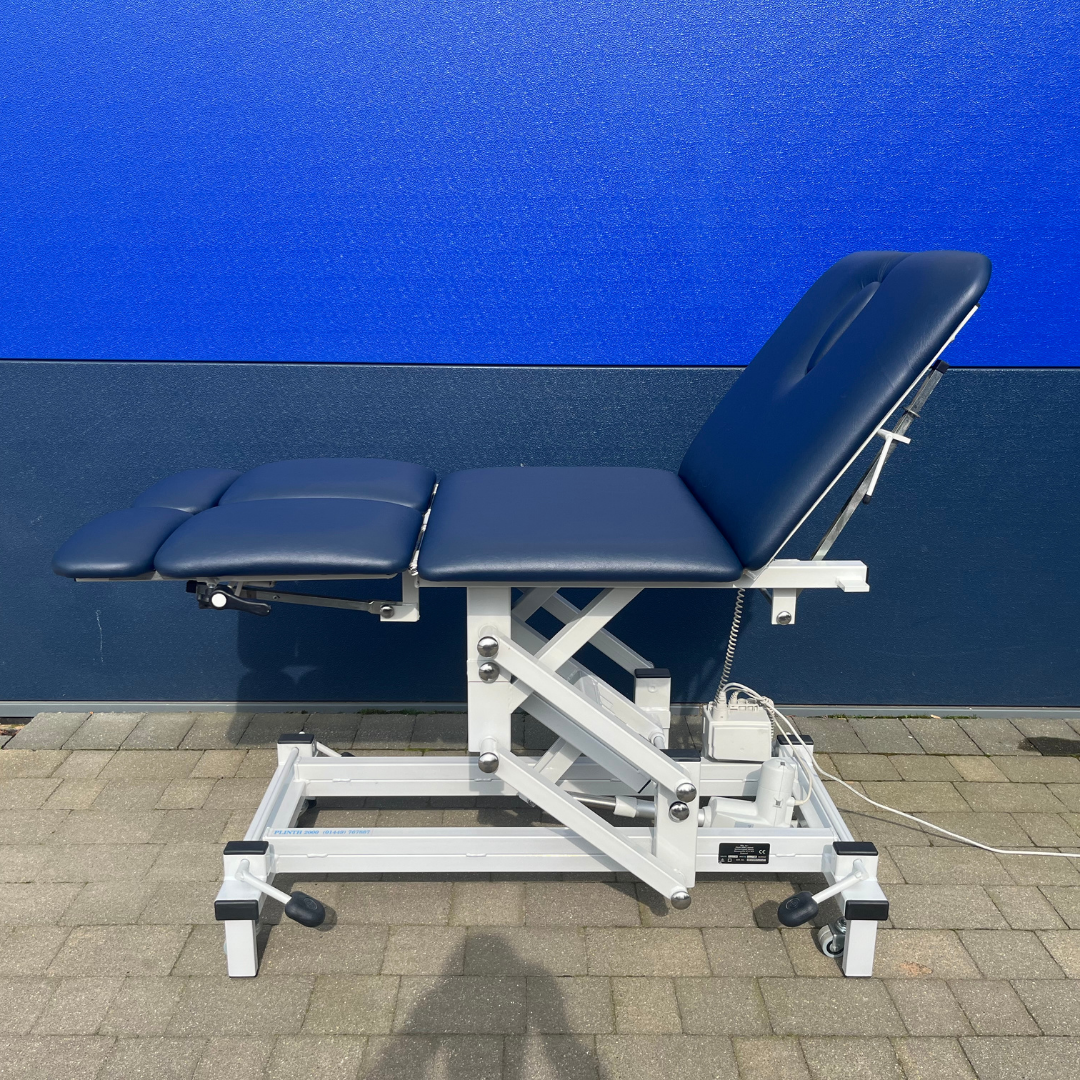 Refurbished Plinth 3-Section Bariatric Treatment Couch - Split Leg - 80cm Wide - 320kg SWL