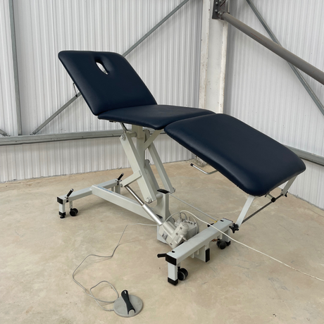 Reconditioned Three Sectionelectric medical physio treatment couch with facehole-2