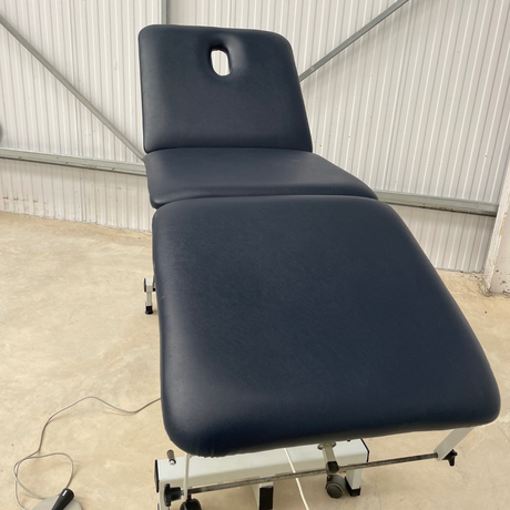 Reconditioned Three Sectionelectric medical physio treatment couch with facehole-4