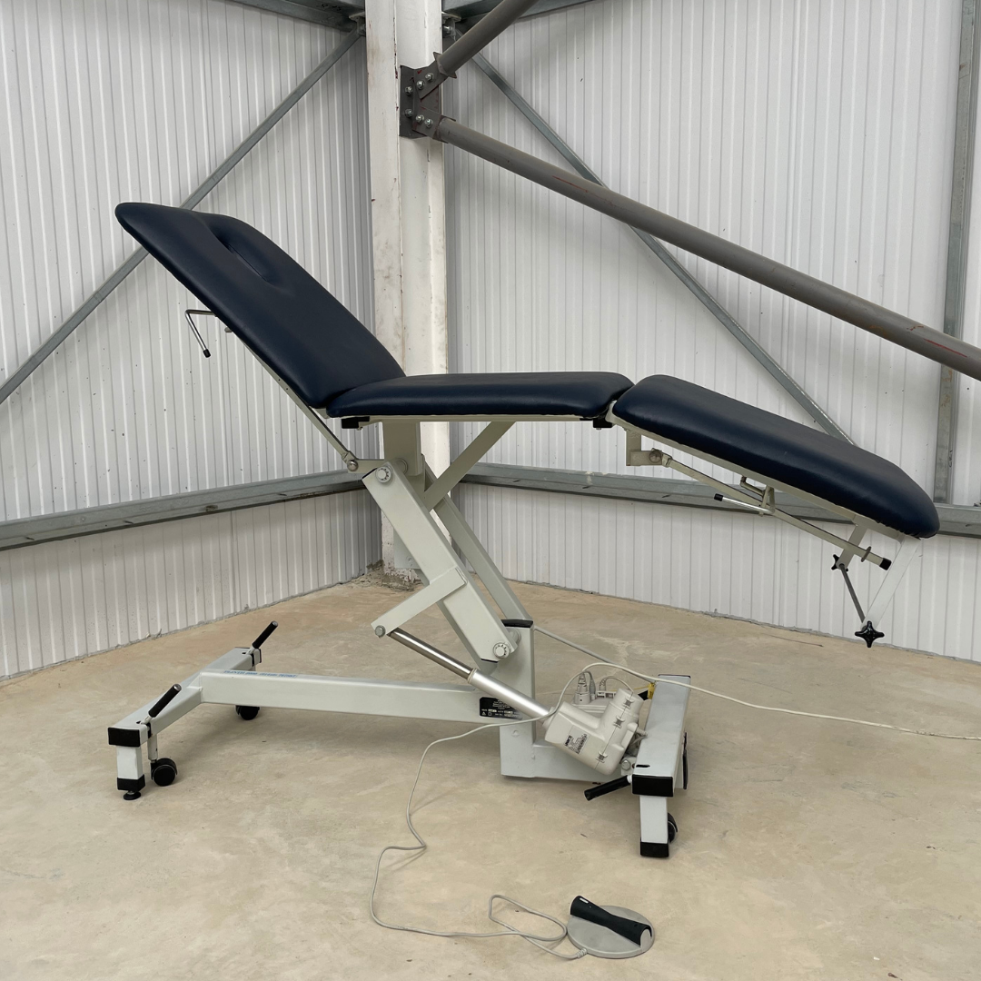 Refurbished 3-Section Electric Treatment Couch – Face Hole
