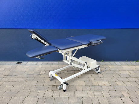 Reconditioned Three Section Electric Podiatry Couch - individual leg raised 