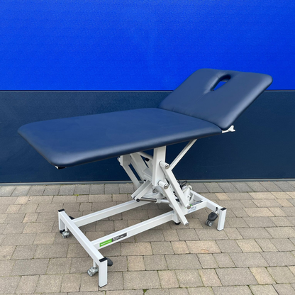 Reconditioned Two Section Electric Bariatric Treatment Couch With Facehole & Plug, Electric Head Section, 320kg SWL