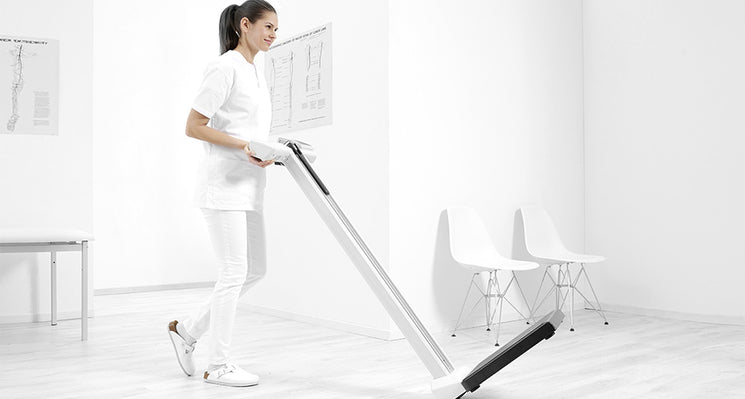 seca 777 NEW - Digital high capacity column scale with eye level display, built-in telescopic height measure, tilt proof platform, BMI