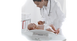 seca 384 - 2-in-1: Digital class III lightweight & portable baby scales & flat scale for toddlers - Approved by the Child Growth Foundation - in situ