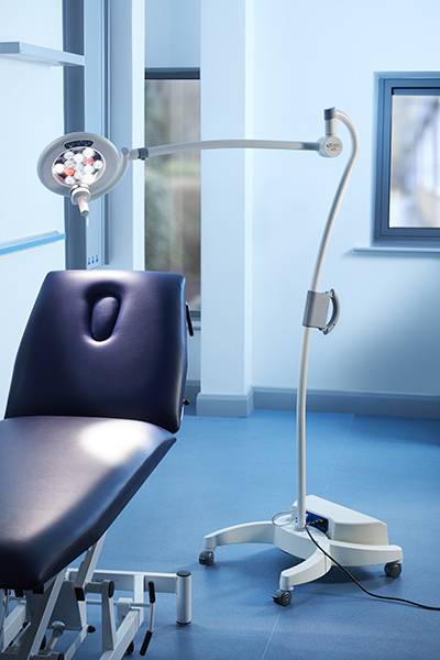 Brandon Medical - Astralite Minor Surgical Lamp, mobile with battery backup (100Klux)