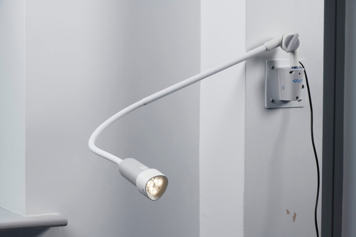 Brandon Medical - Coolview CLED30 Horizontal LED Examination Light, with LED technology - wall mounted close up