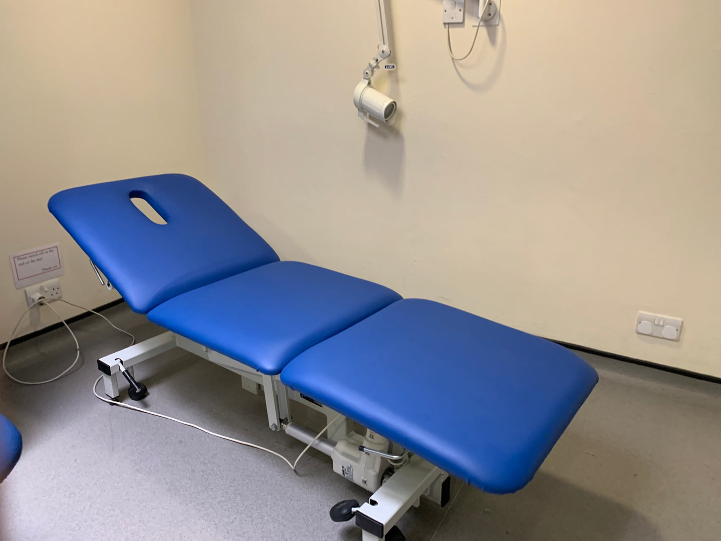 Reconditioned Three Section Electric Medical / Physio / Treatment Couch with facehole