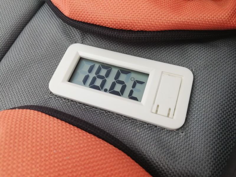 Nomad Soft Medical Cool Carrier with fitted thermometer display in lid