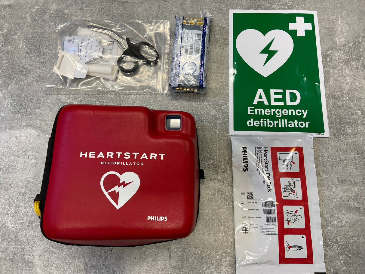 Refurbished, Philips Heartstart FR2 Defibrillator(Unit + x1 Sets of PADS + Battery & Carry Case) - Semi Automatic
