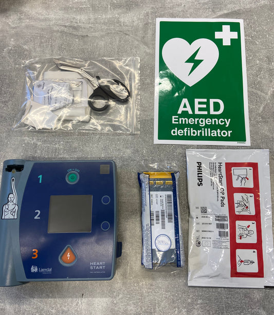 Pre-Owned, Philips Heartstart FR2 Defibrillator (Unit + Battery & x1 Set of PADS) - Semi Automatic