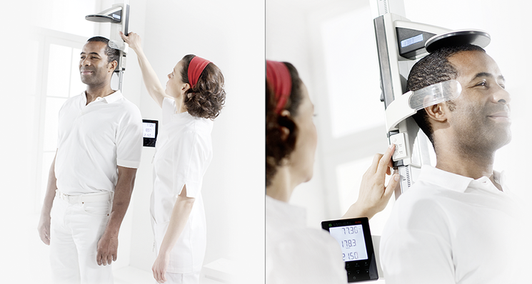 seca 285 - Digital measuring station for weight, height, BMI with wireless connectivity