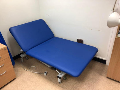 Reconditioned Bariatric Medical / Physio / Treatment extra wide Electric Couch